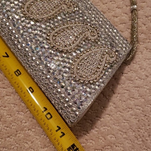 NWT Embroidered Clutch - Picture 7 of 8